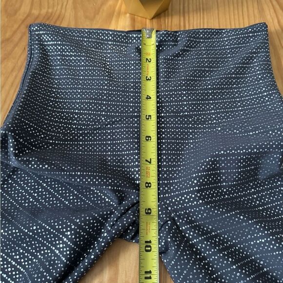Spanx By Sara Blakely Gray Metallic Mist Dot Print Legging S/P - Picture 7 of 9